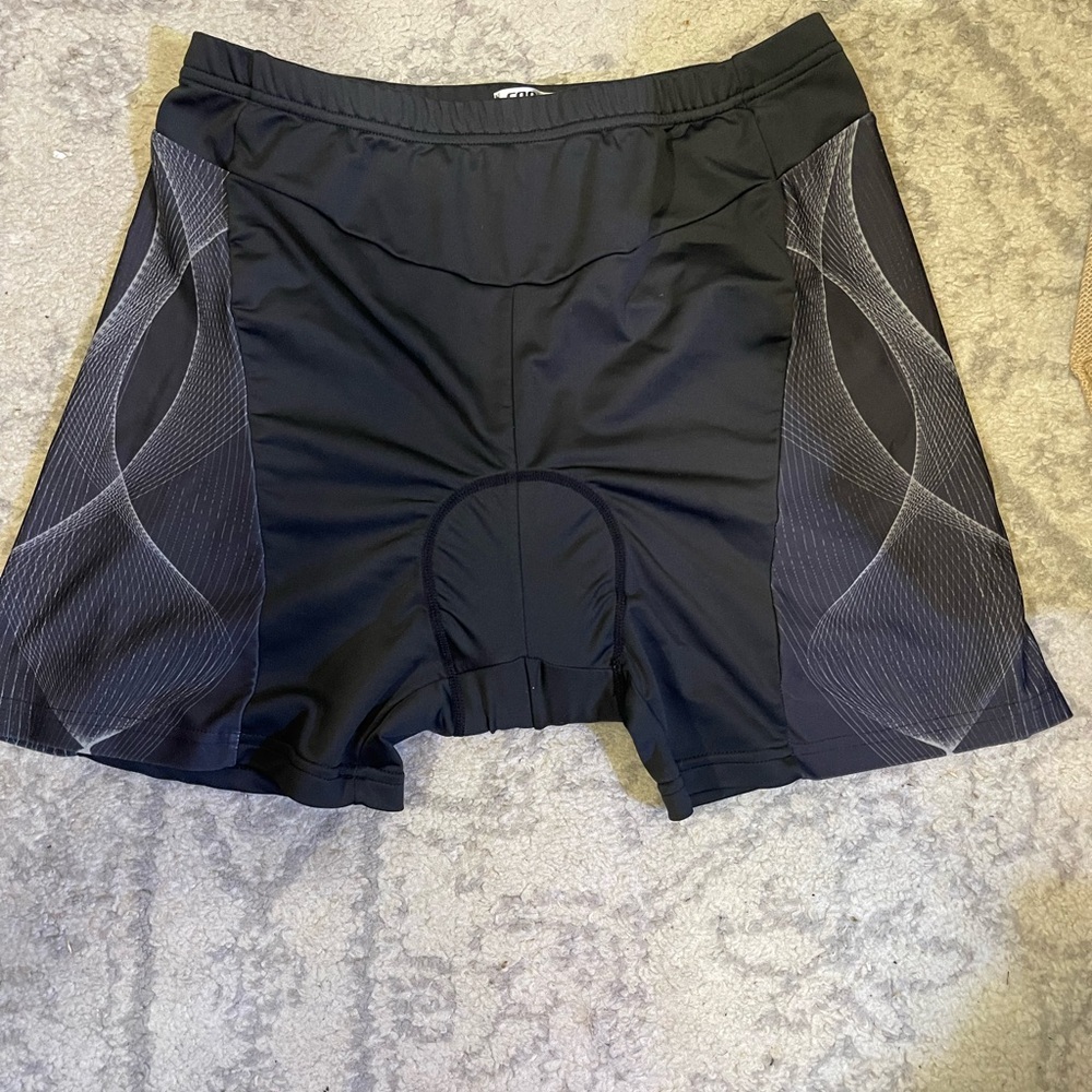 Cool Run Women’s Black Cycling Shorts with Gray Accents Lg